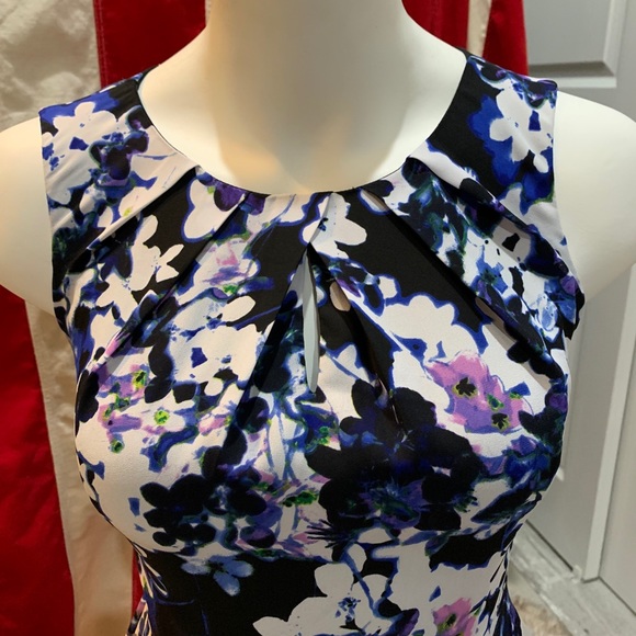 Beautiful Floral Dress - Picture 7 of 10